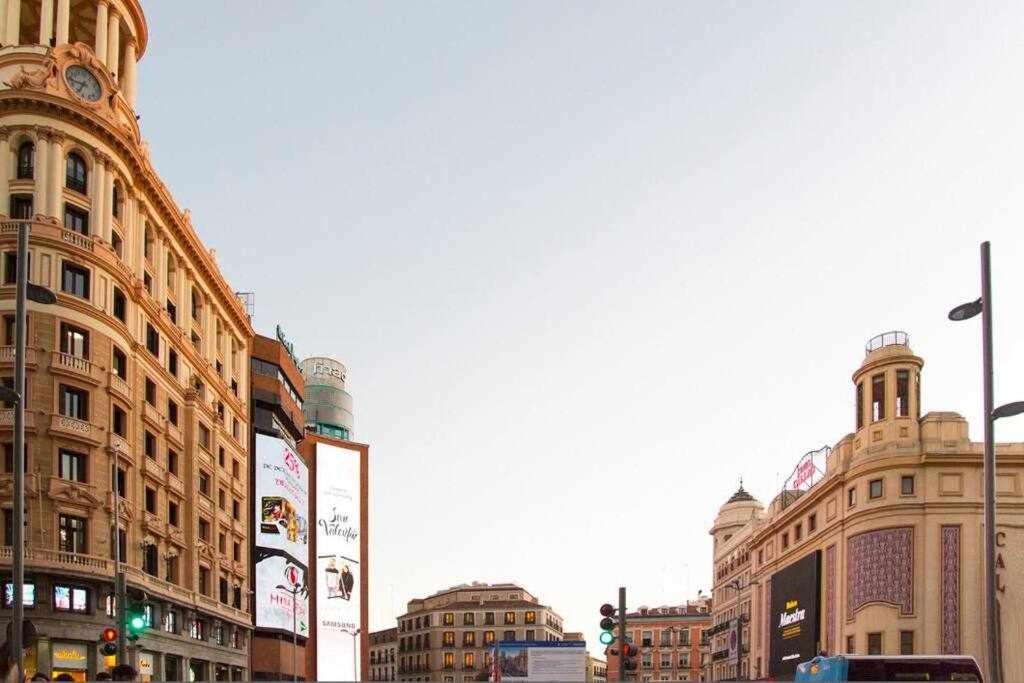 Apartamento En Plaza Callao Madrid Buitenkant foto